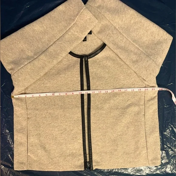 Banana Republic Cream Jacket with Black Accent - Picture 6 of 10